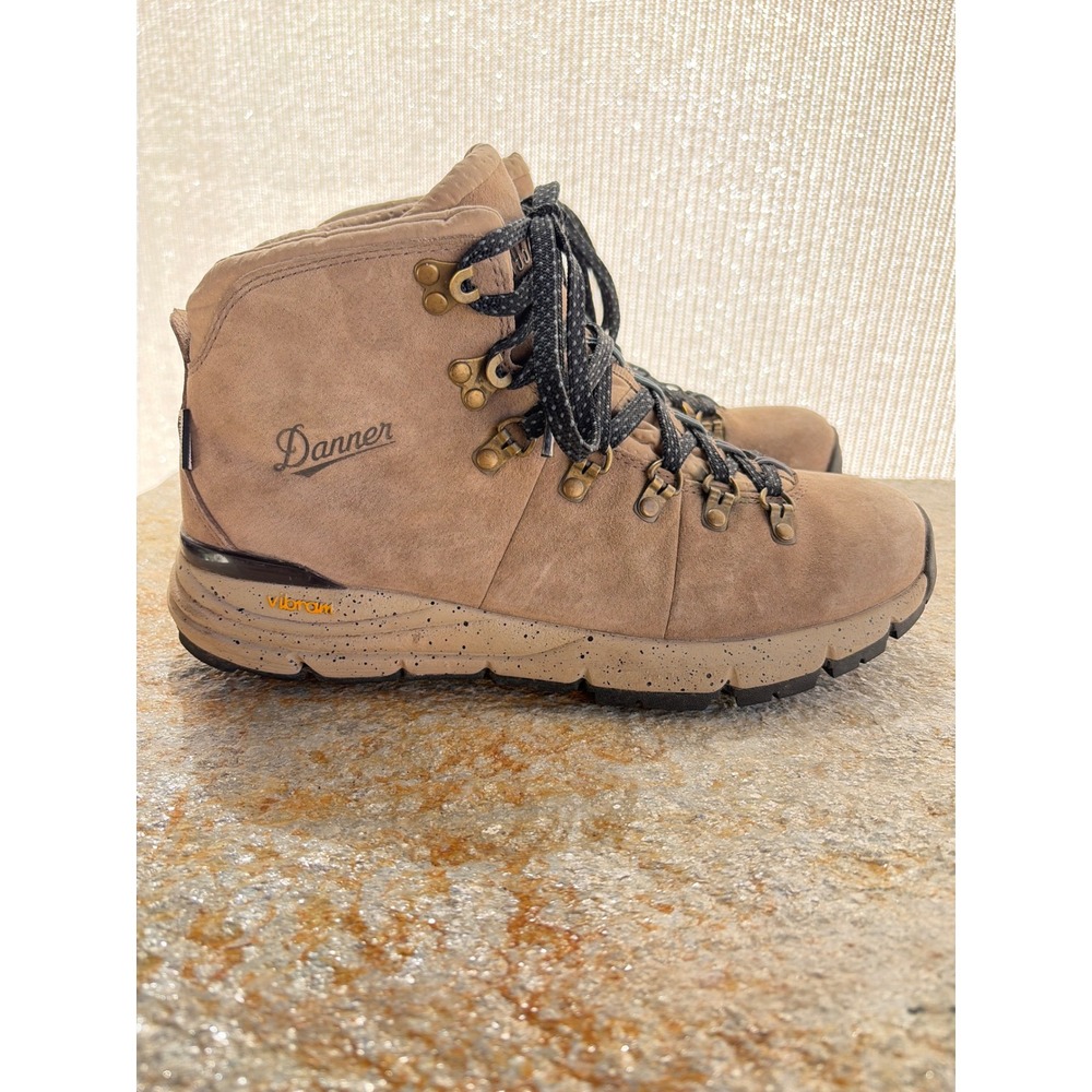 Danner Mountain 600 4.5 Waterproof Hiking Boots 62256 Women size 9.5